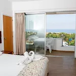 Avlida Hotel 4*
