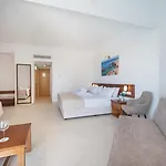 Avlida Hotel 4*